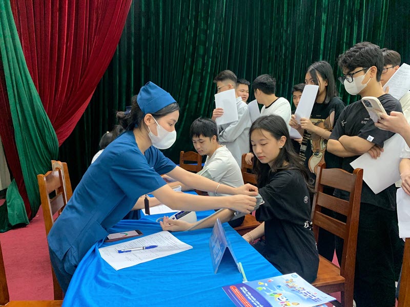 kham-suc-khoe-cho-nguoi-di-lam-2