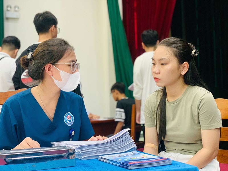 kham-suc-khoe-cho-nguoi-di-lam-3