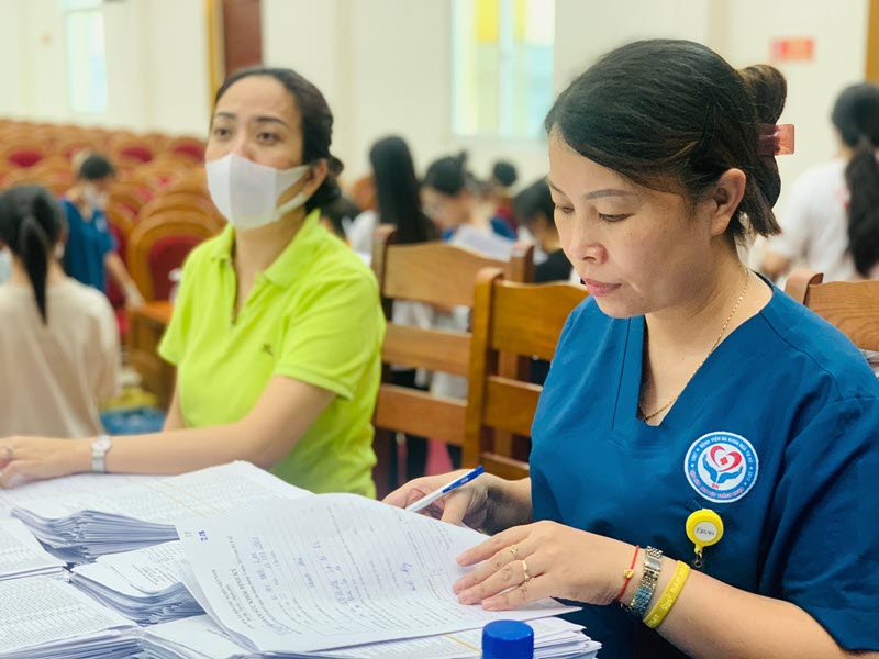 kham-suc-khoe-cho-nguoi-di-lam-4