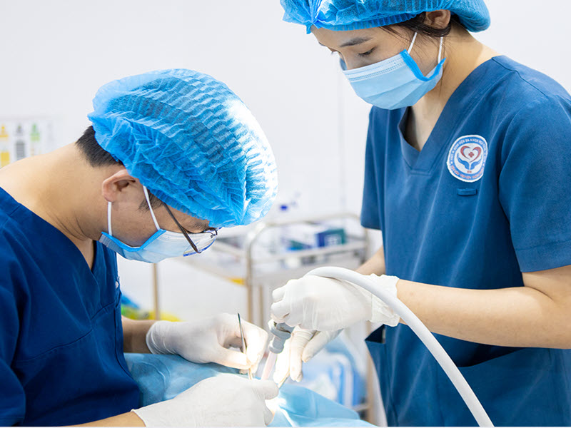 Nhổ răng khôn có đau không? Nên nhổ khi nào? nho-rang-khon-tai-benh-vien-nga-tu-ho-2