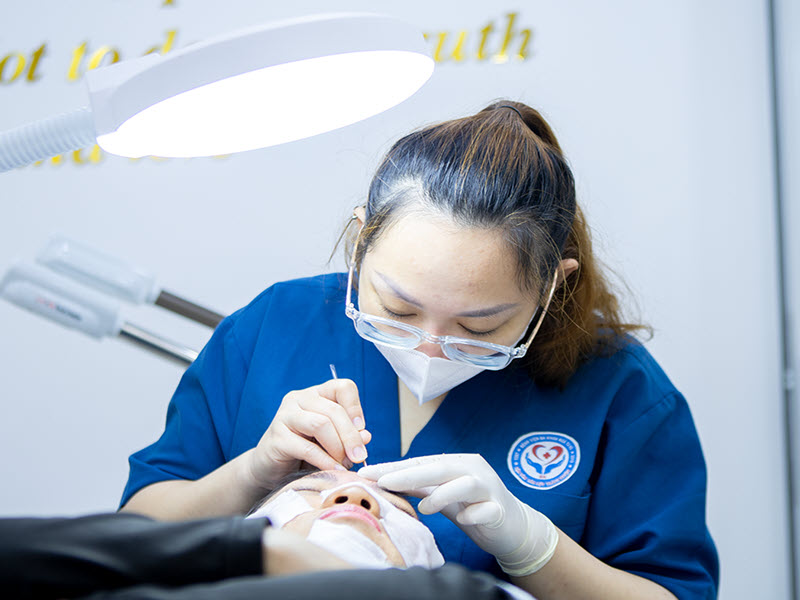 kham-chua-benh-da-khoa-khoa-tham-my