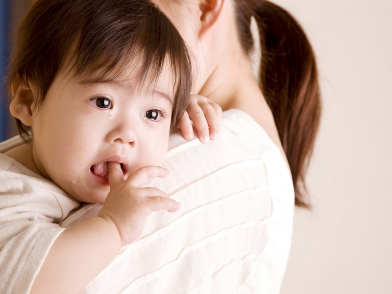 tre-bi-ho-nhieu-ve-dem