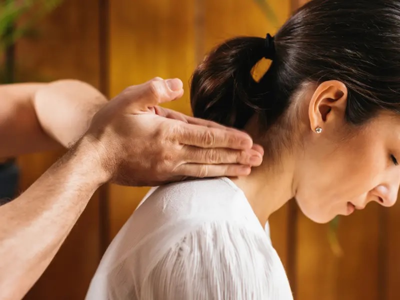 Khám và điều trị đau vai gáy mãn tính cach-dieu-tri-dau-vai-gay-hieu-qua