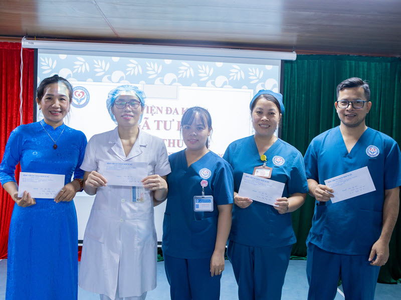 khen-thuong-con-em-cac-can-bo-benh-vien-2