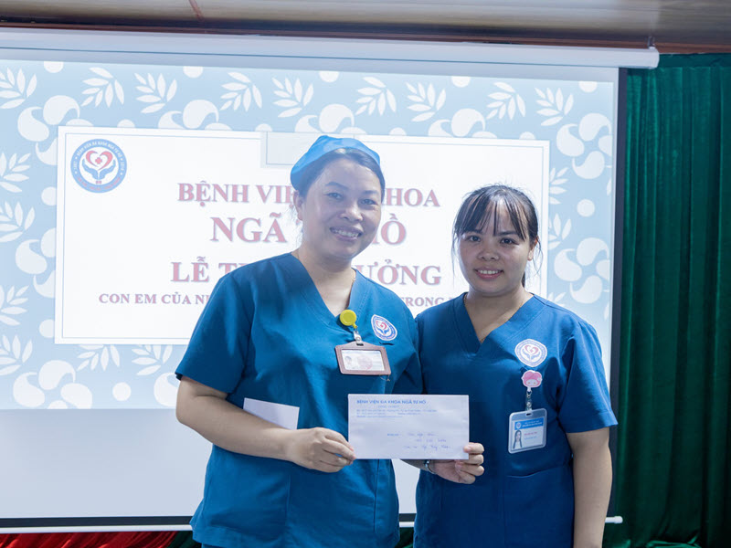 khen-thuong-con-em-cac-can-bo-benh-vien-3