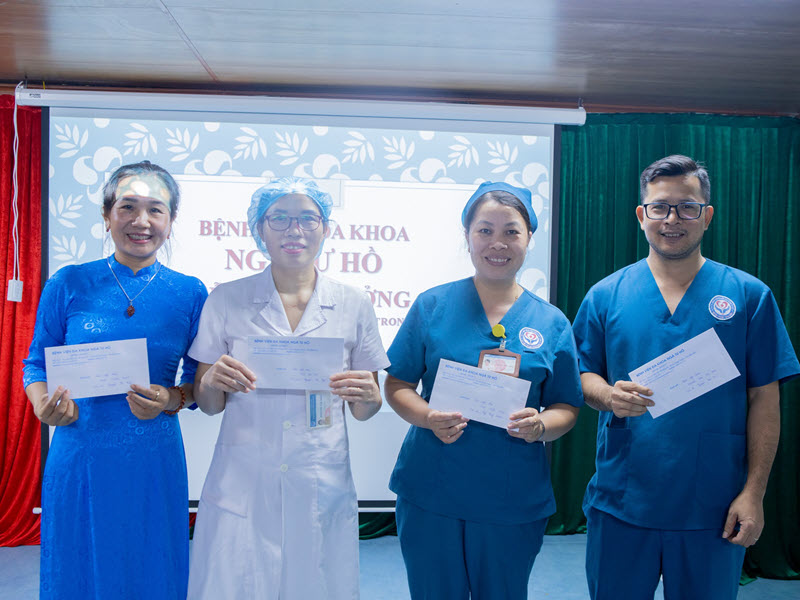 khen-thuong-con-em-cac-can-bo-benh-vien