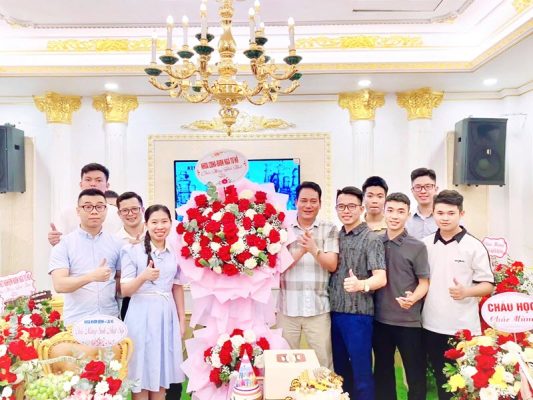 chuc-mung-sinh-nhat-sep-khuc-dinh-kien-chu-tich-hdqt-benh-vien-da-khoa-nga-tu-ho